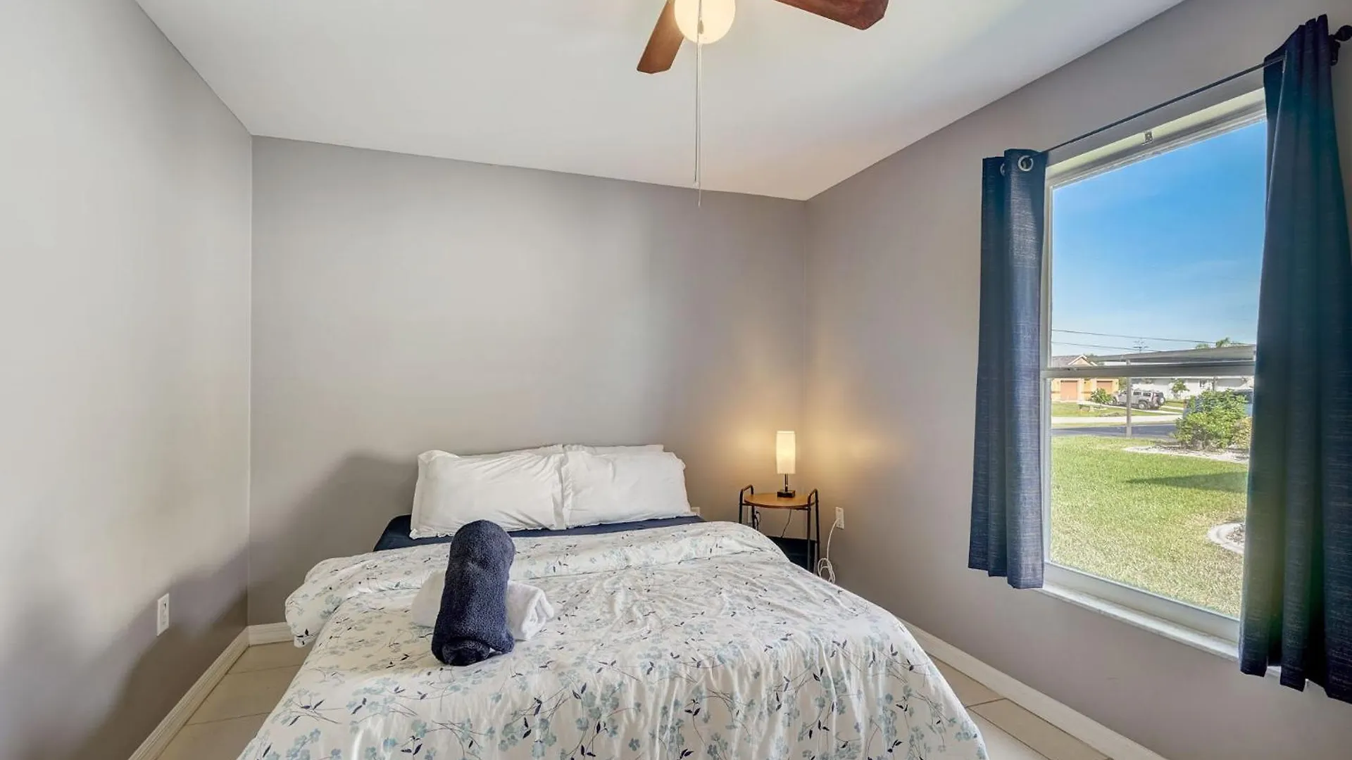 Peaceful 3 Bed Waterfront Cape Coral