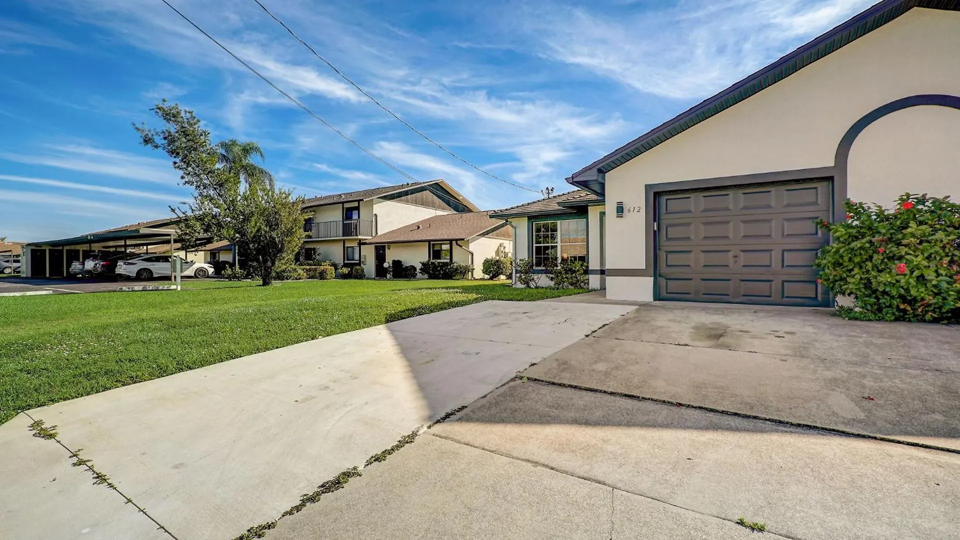 Peaceful 3 Bed Waterfront * Cape Coral