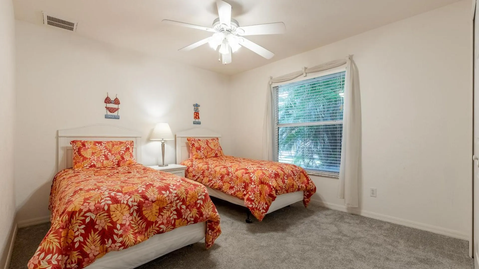 Holiday home On The Lake, Cape Coral