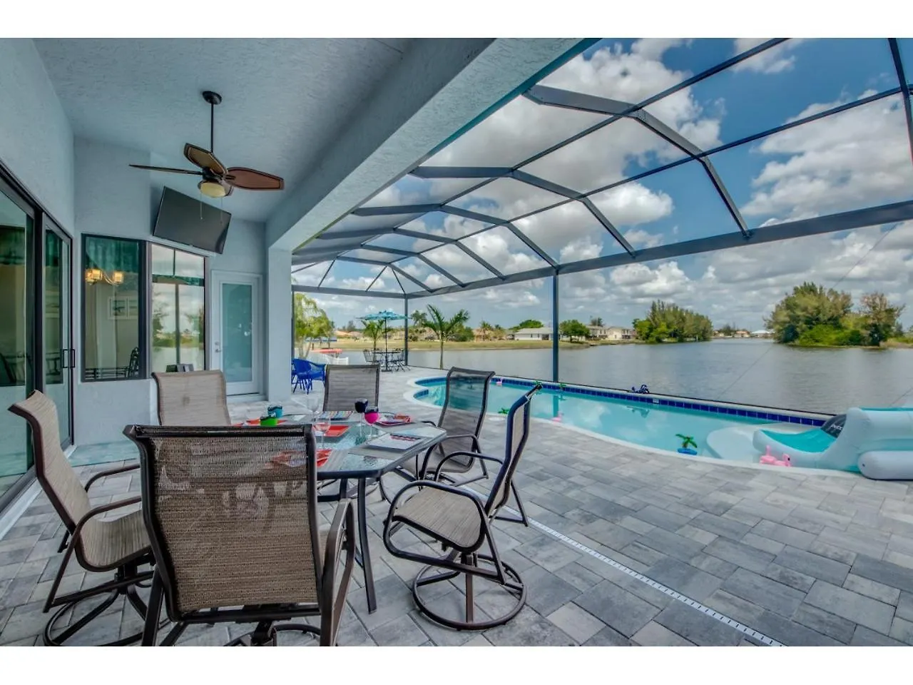 Kennedy - Roelens Vacations Holiday home
