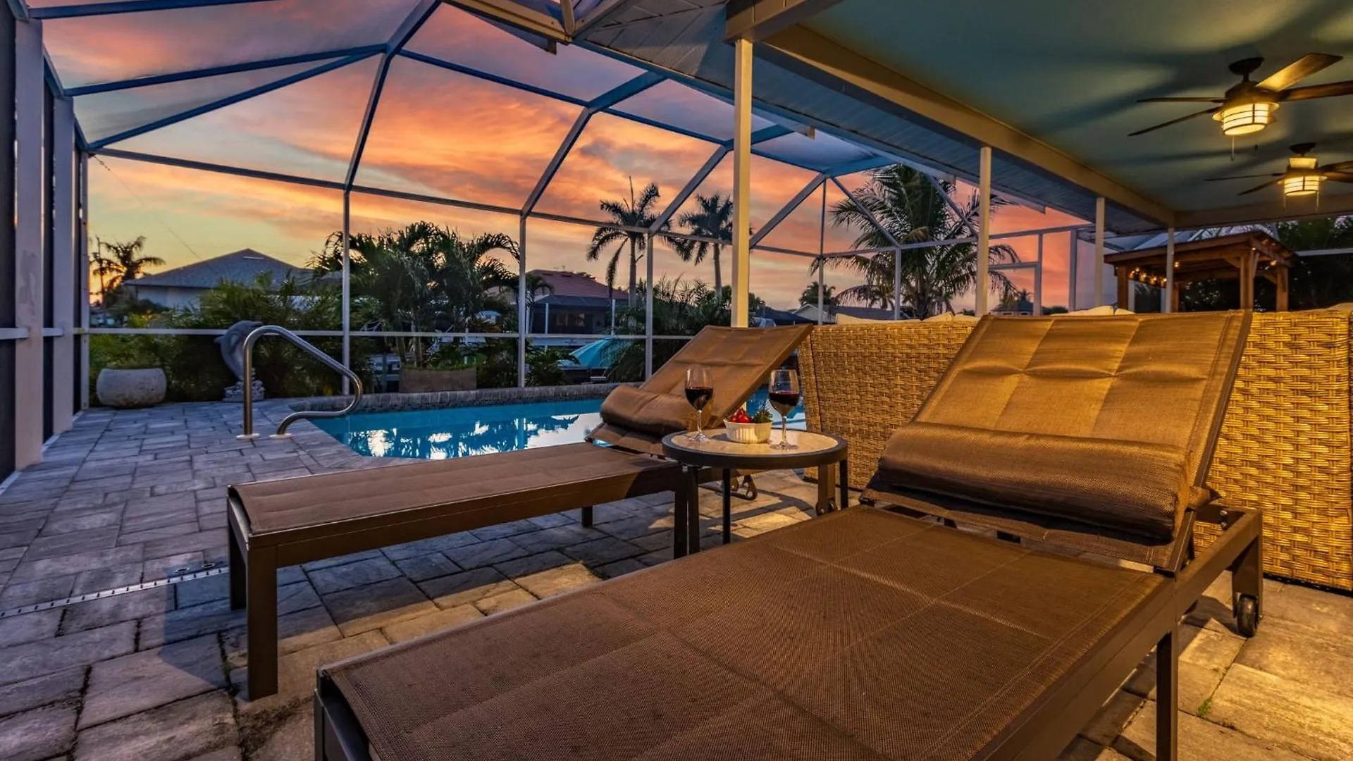 Guls Access, Bikes, Scooters, Video Games, Heated Pool, Hot Tub - Searenity - Roelens Cape Coral