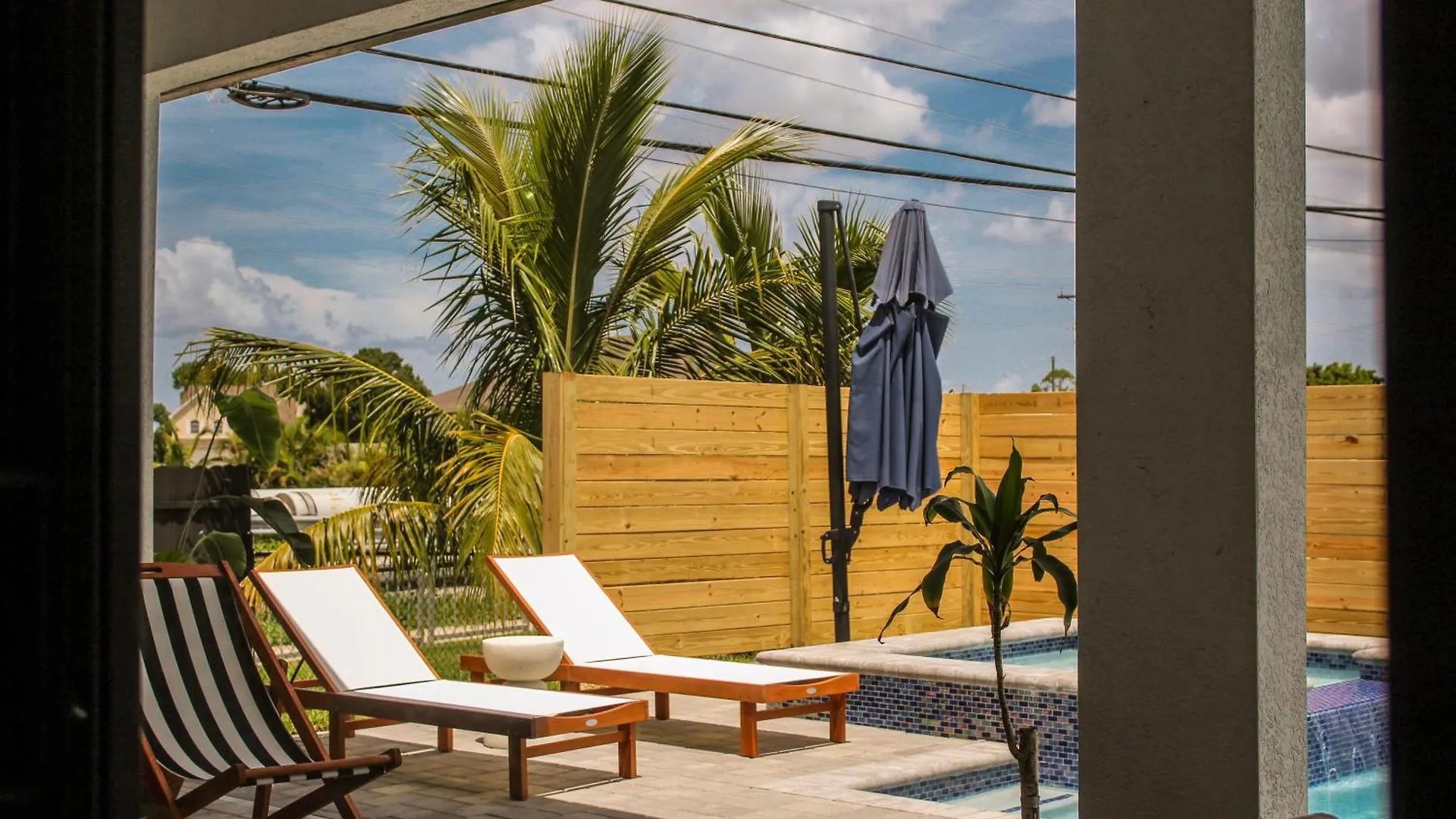 Luxurious Waterfront With Heated Pool And Jacuzzi *