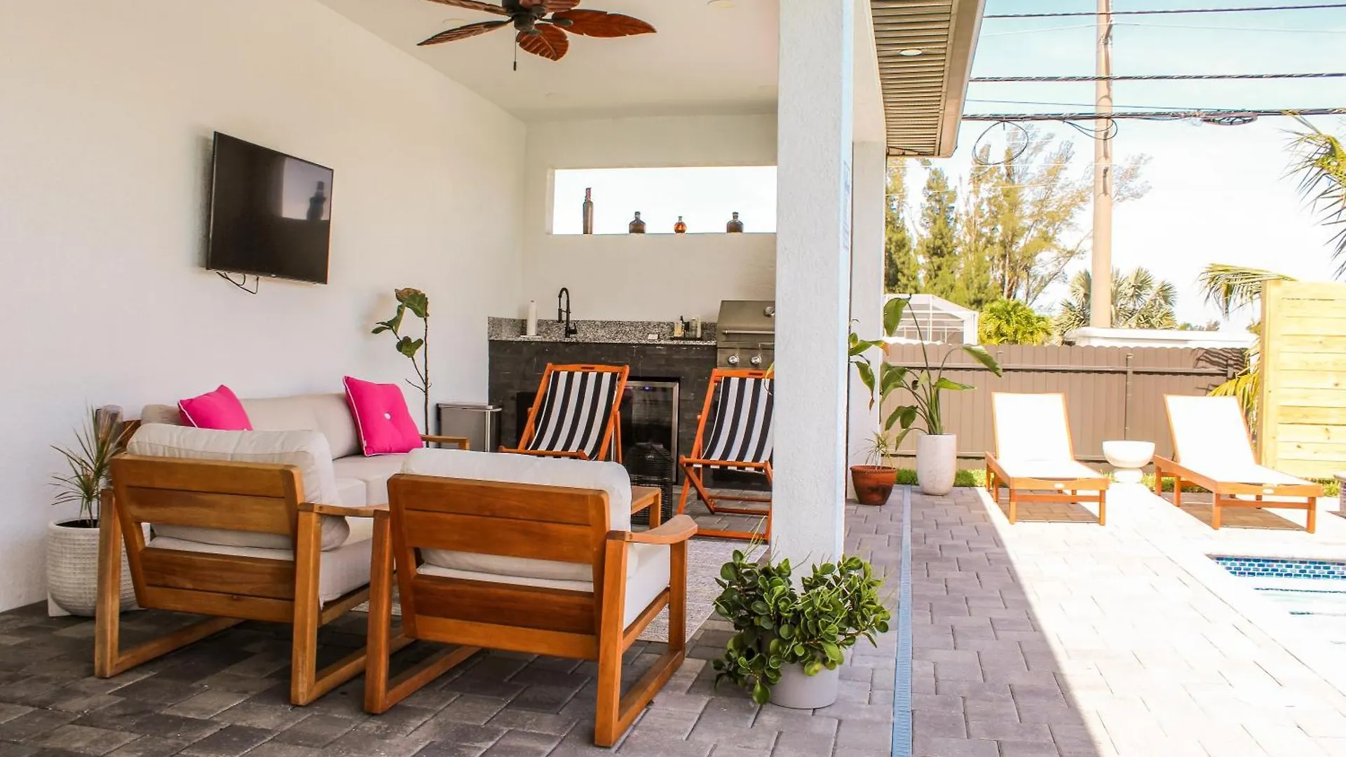 Luxurious Waterfront With Heated Pool And Jacuzzi *