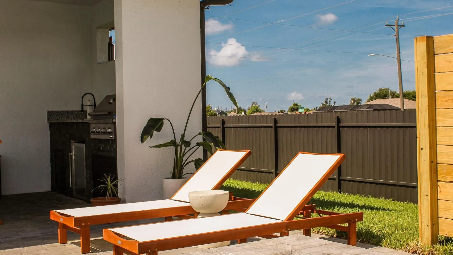 Luxurious Waterfront With Heated Pool And Jacuzzi 빌라 *