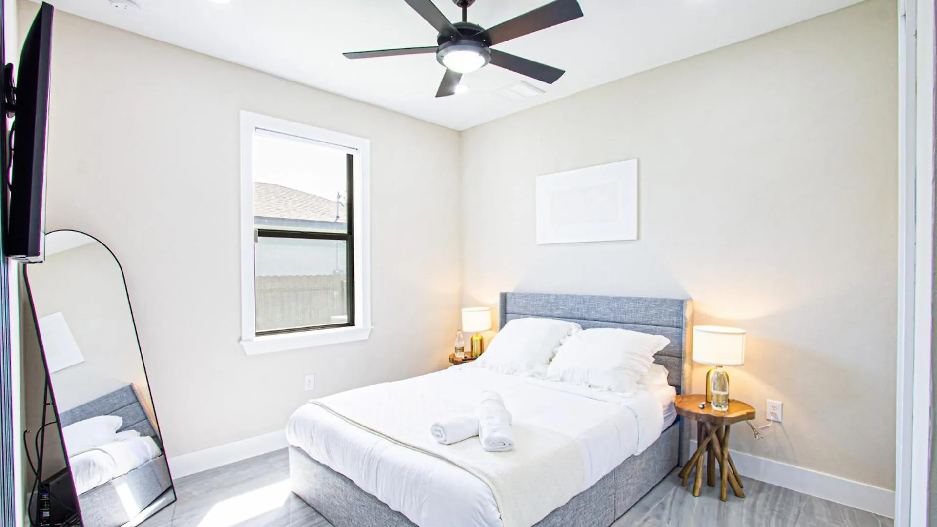 빌라 Luxurious Waterfront With Heated Pool And Jacuzzi 케이프코럴