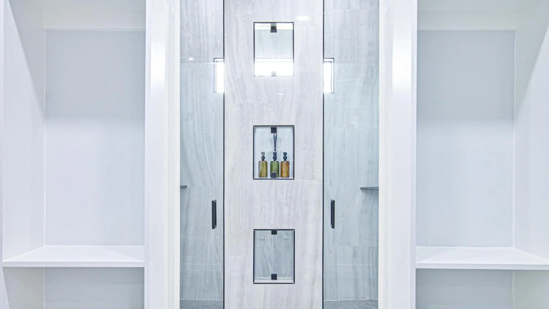 빌라 Luxurious Waterfront With Heated Pool And Jacuzzi