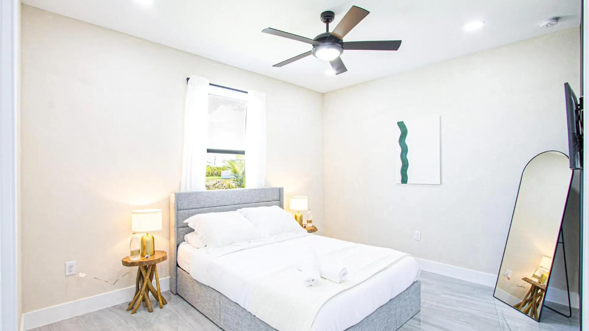 Luxurious Waterfront With Heated Pool And Jacuzzi 케이프코럴