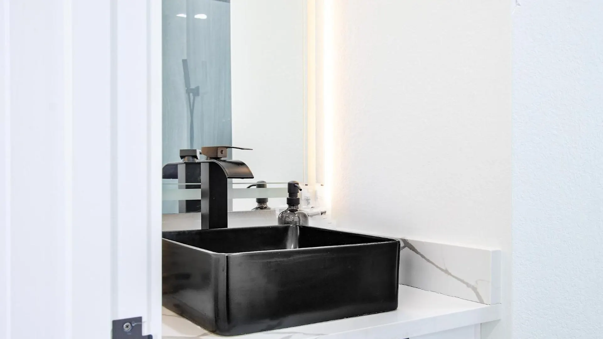 Luxurious Waterfront With Heated Pool And Jacuzzi 빌라 케이프코럴