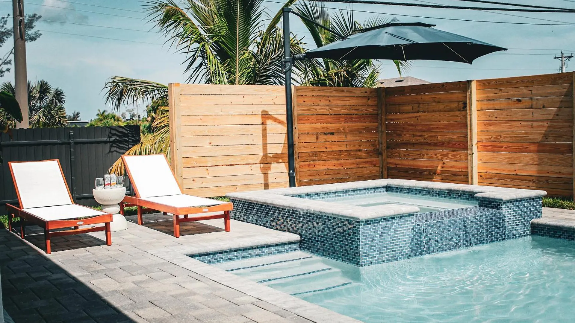 Luxurious Waterfront With Heated Pool And Jacuzzi 케이프코럴