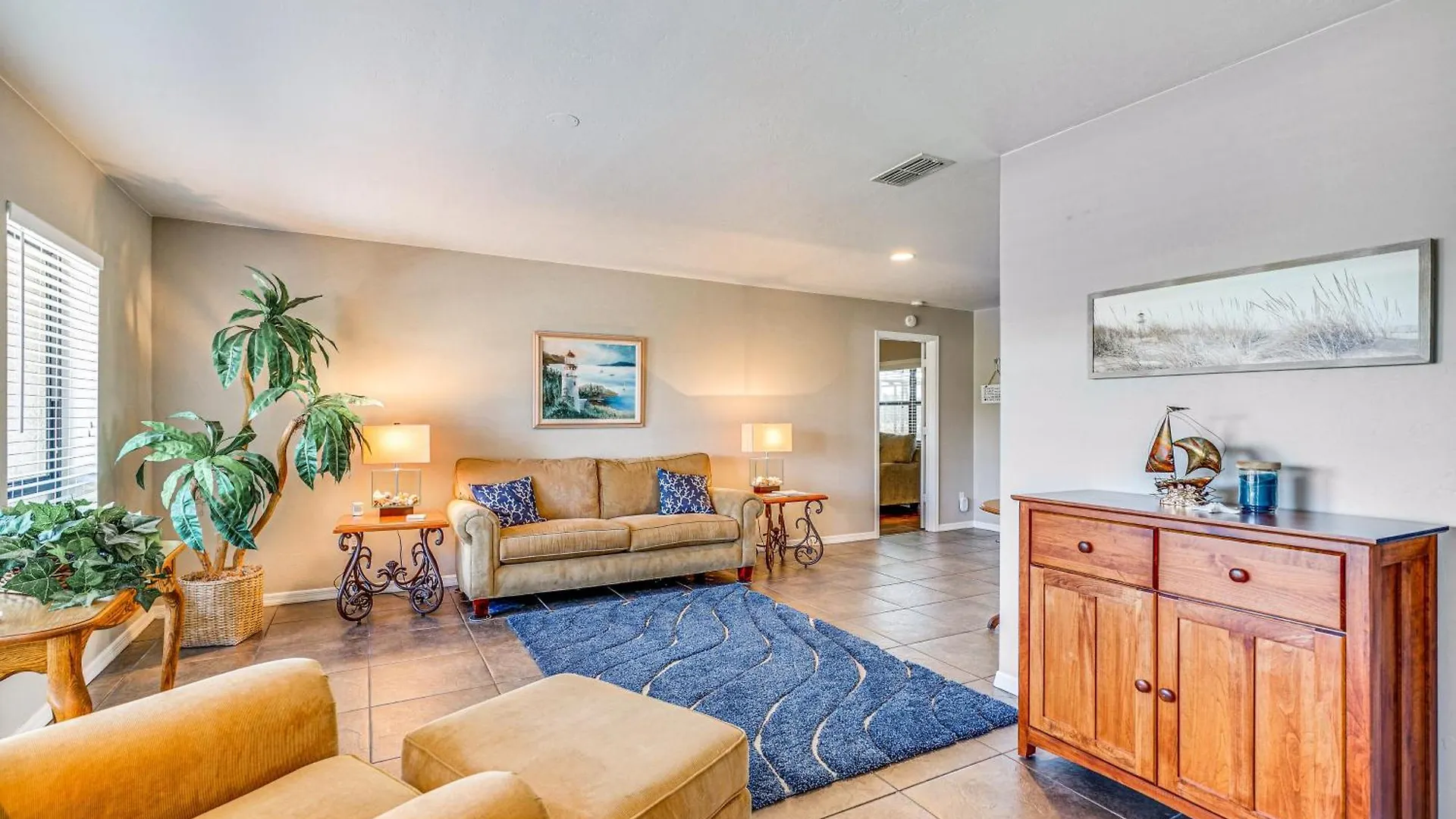 Holiday home Retreat On Golf Course With Private Pool!