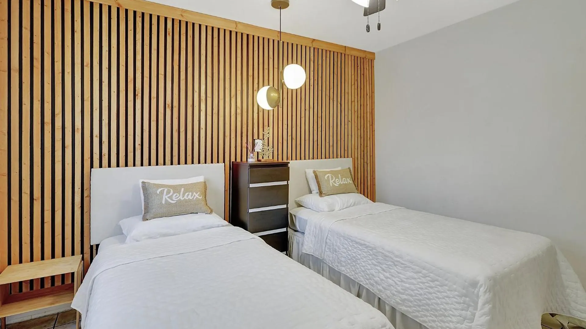 Apartment Coastal Charm Cozy Private In *