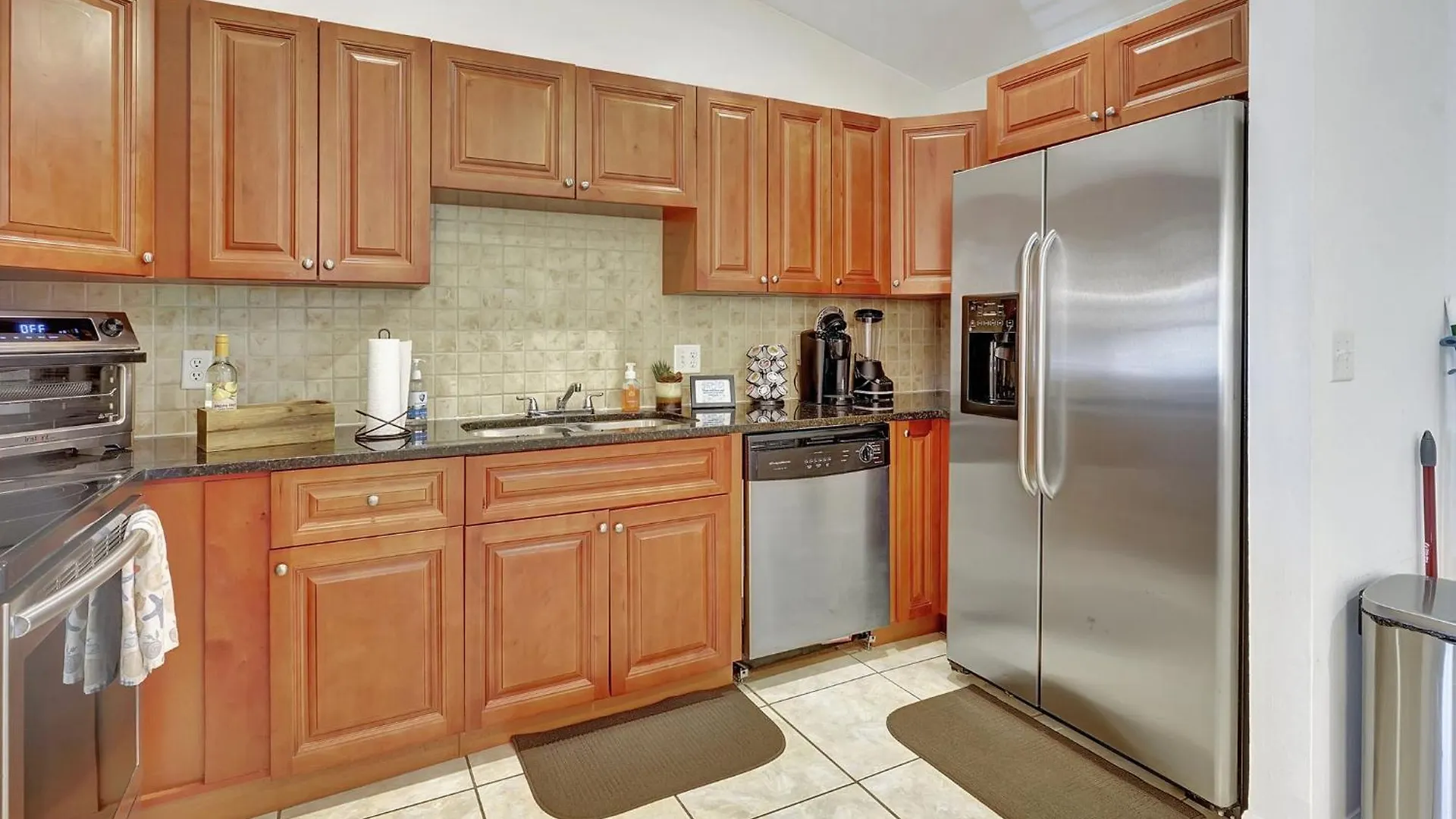 Coastal Charm Cozy Private In Cape Coral
