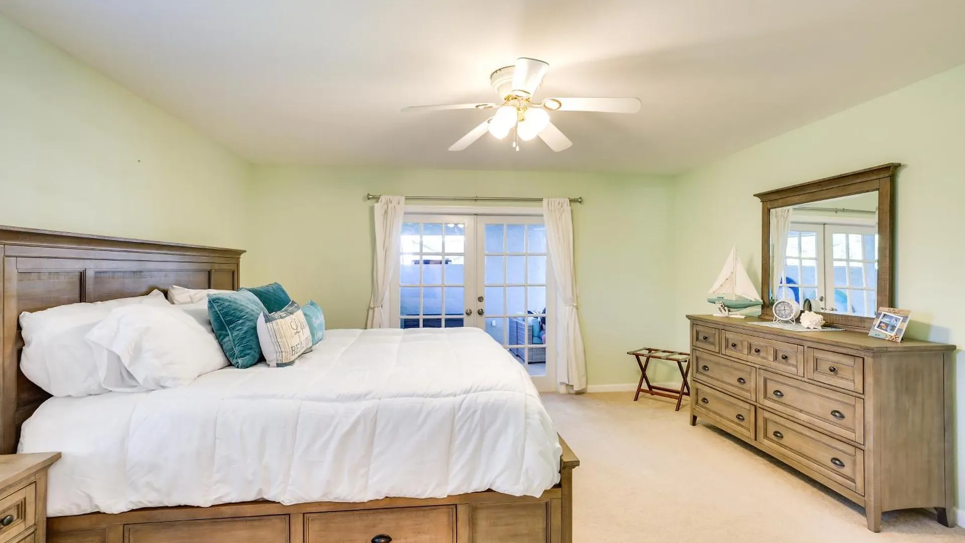 Family With Patio And Pool Table In Cape Coral! *