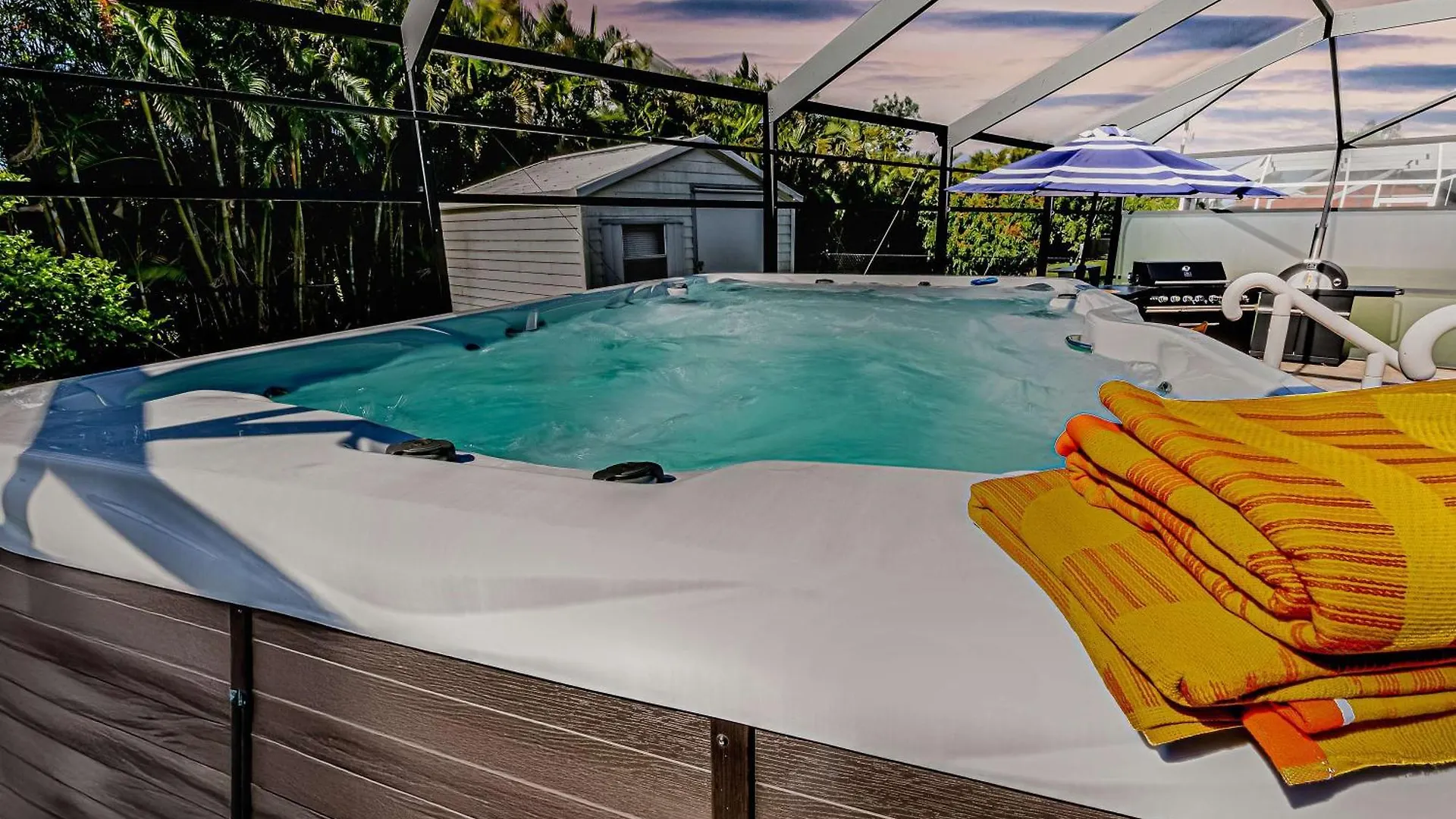 度假居 Rose Garden Getaway With Oversized Hot Tub 珊瑚角