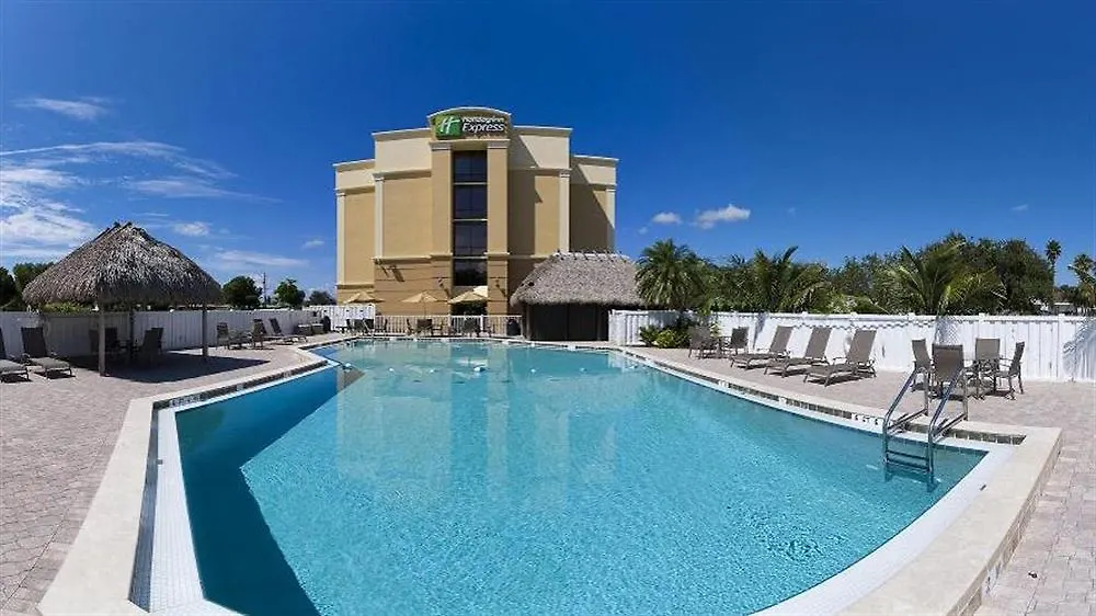 Express Cape Coral-fort Myers Area By Ihg 3*