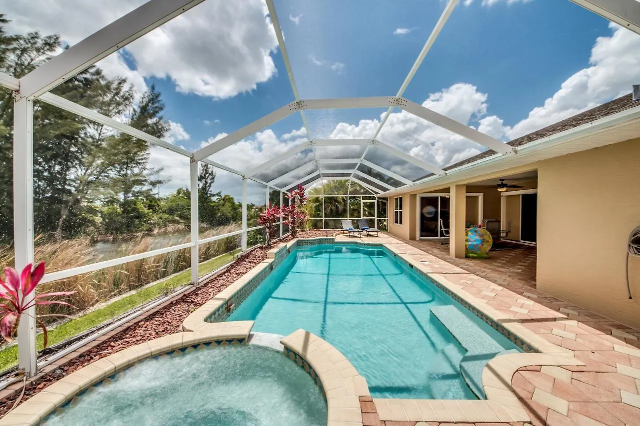 On The Lake, Holiday home Cape Coral