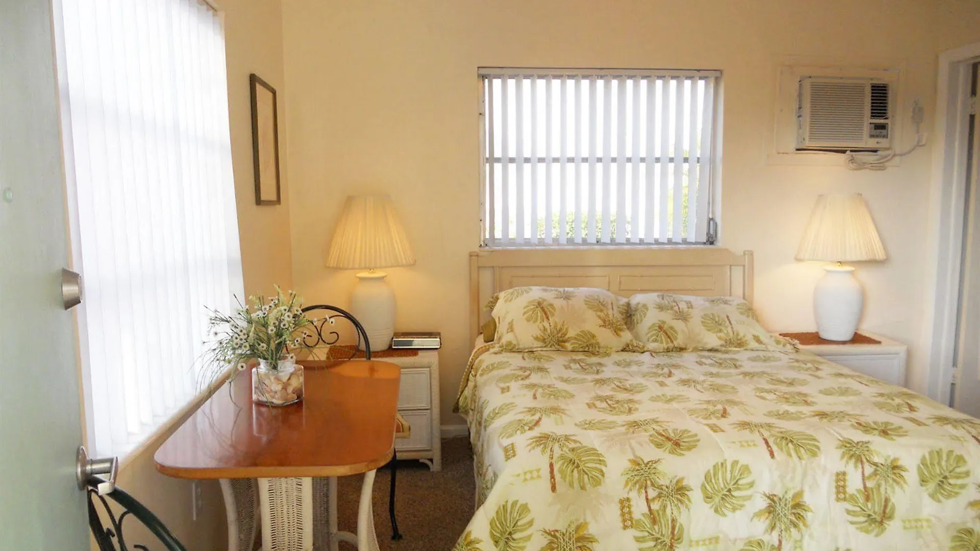Resort Hideaway Waterfront