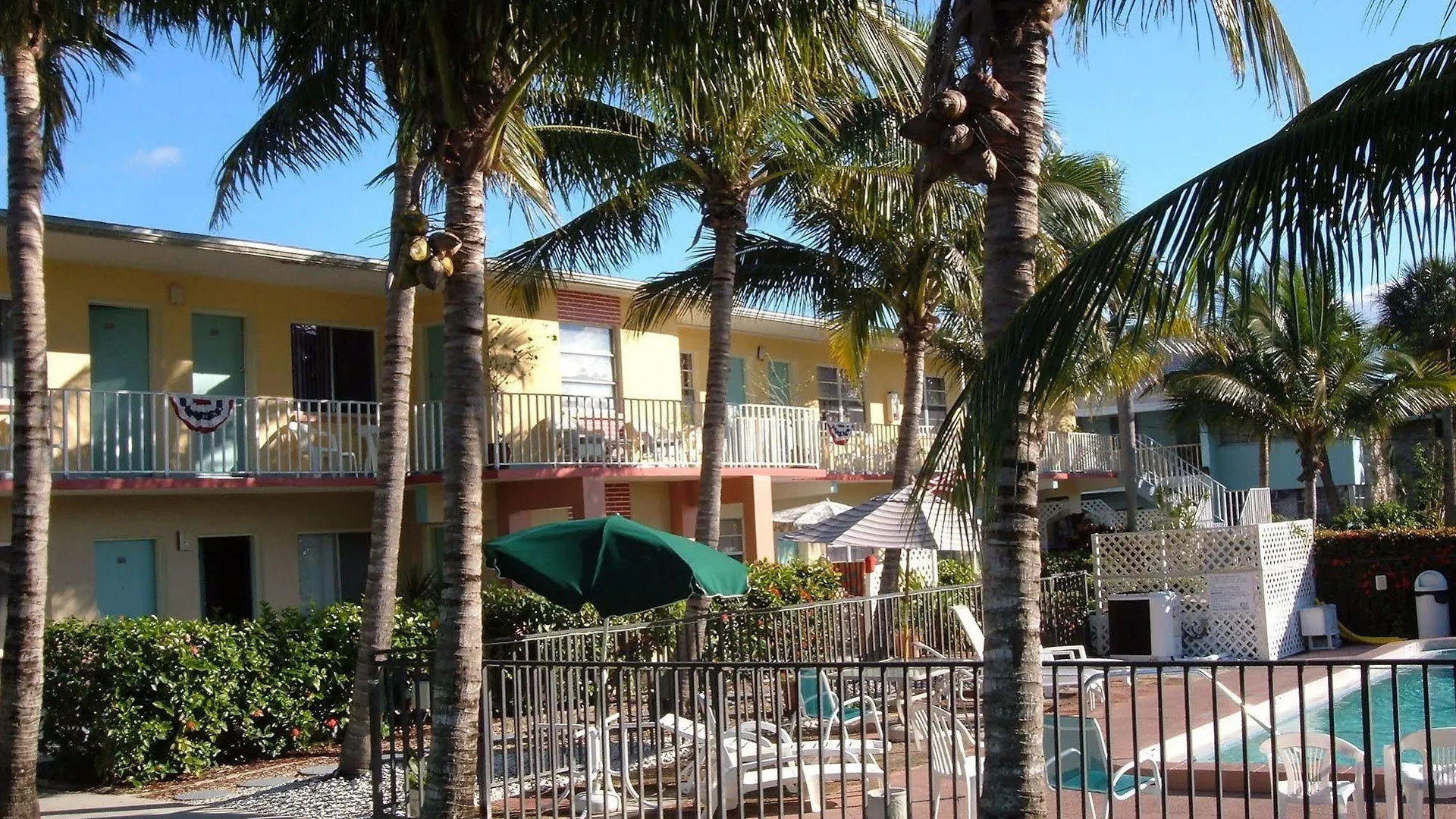 Resort Hideaway Waterfront