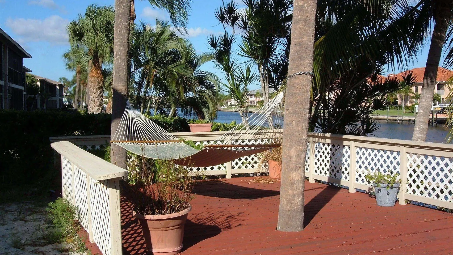 Resort Hideaway Waterfront