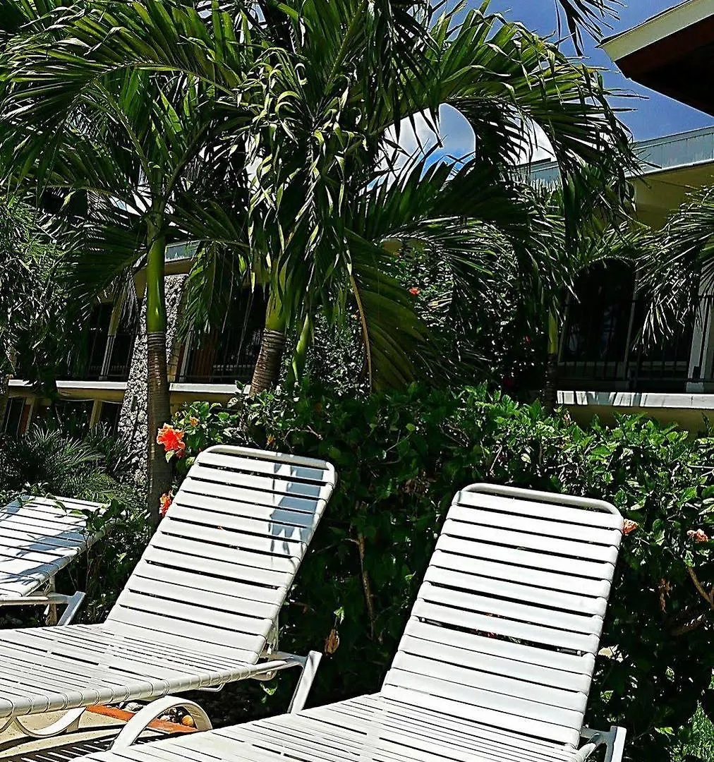 Resort Dolphin Key -
