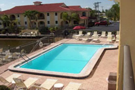 Hotel Oyo Waterfront Hotel- Myers, Fl