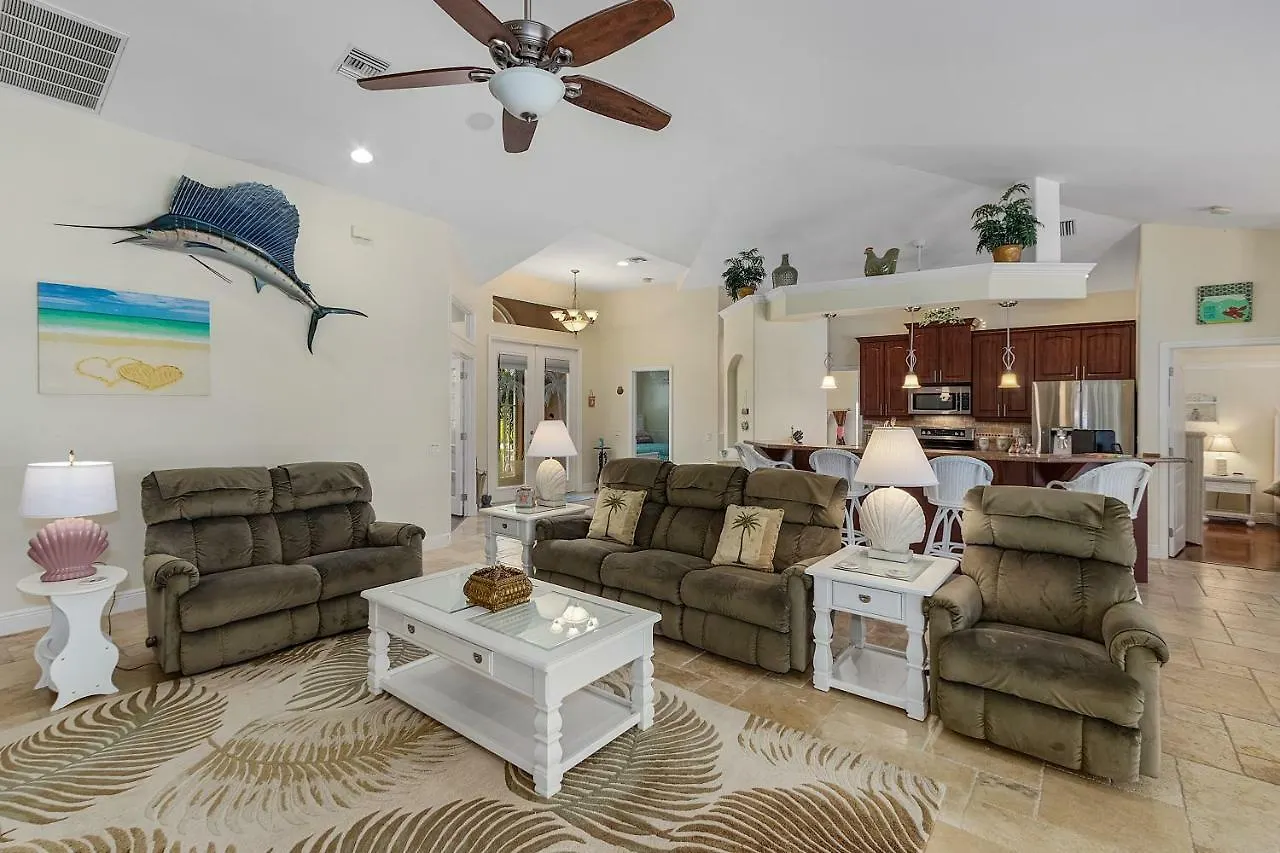 Holiday home Luxury Home, Hot Tub, Heated Pool, Tiki Bar - Spain Cape Coral