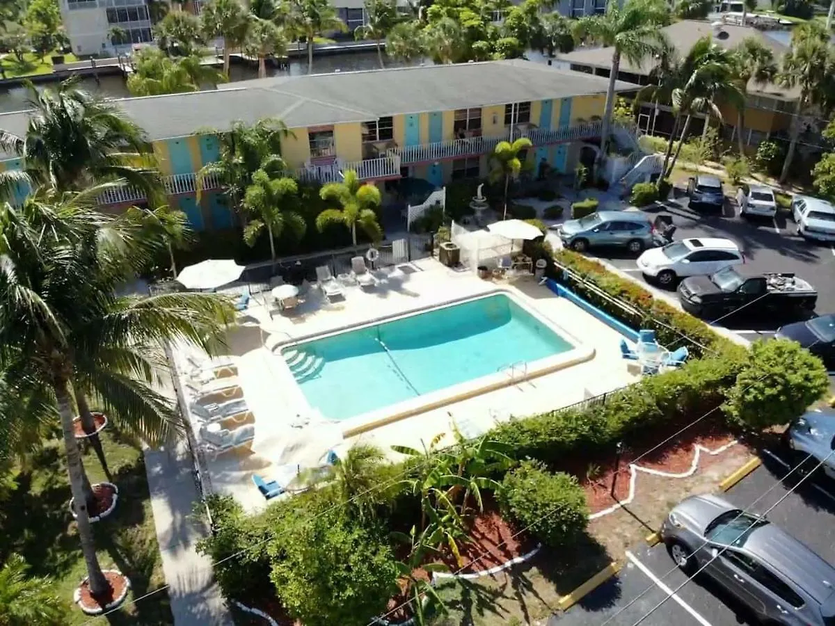Hideaway Waterfront Resort Cape Coral