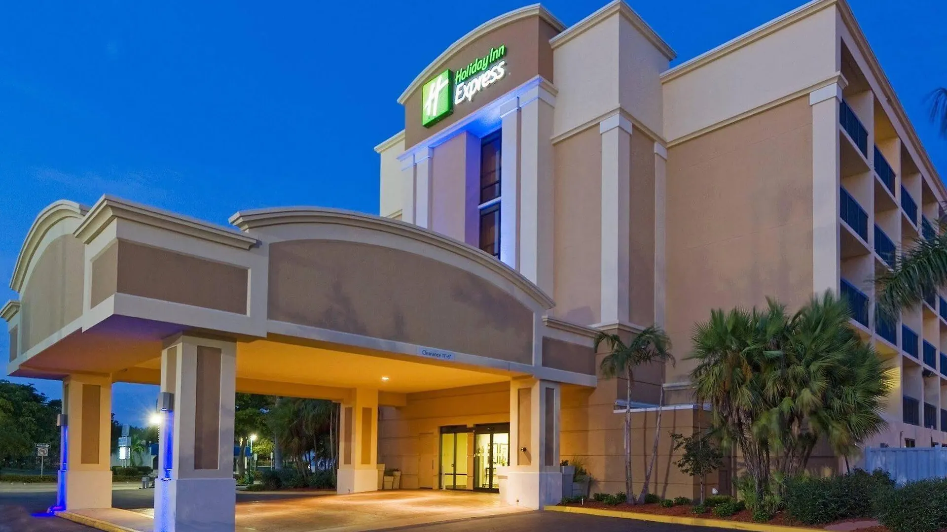 Express Cape Coral-fort Myers Area By Ihg 3*