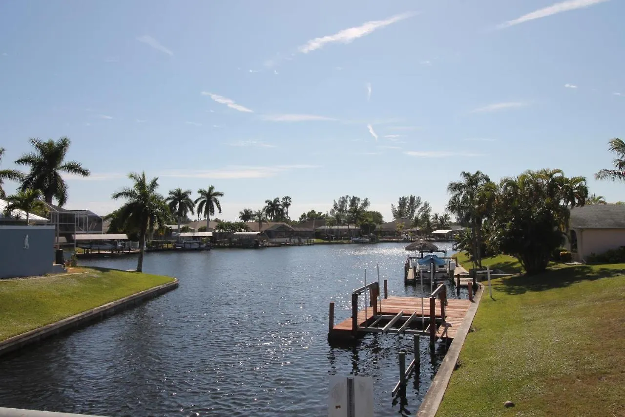 Holiday home Luxury Home, Hot Tub, Heated Pool, Tiki Bar - Spain Cape Coral
