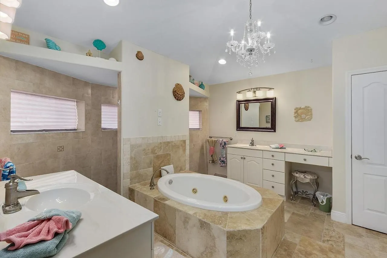 Holiday home Luxury Home, Hot Tub, Heated Pool, Tiki Bar - Spain *