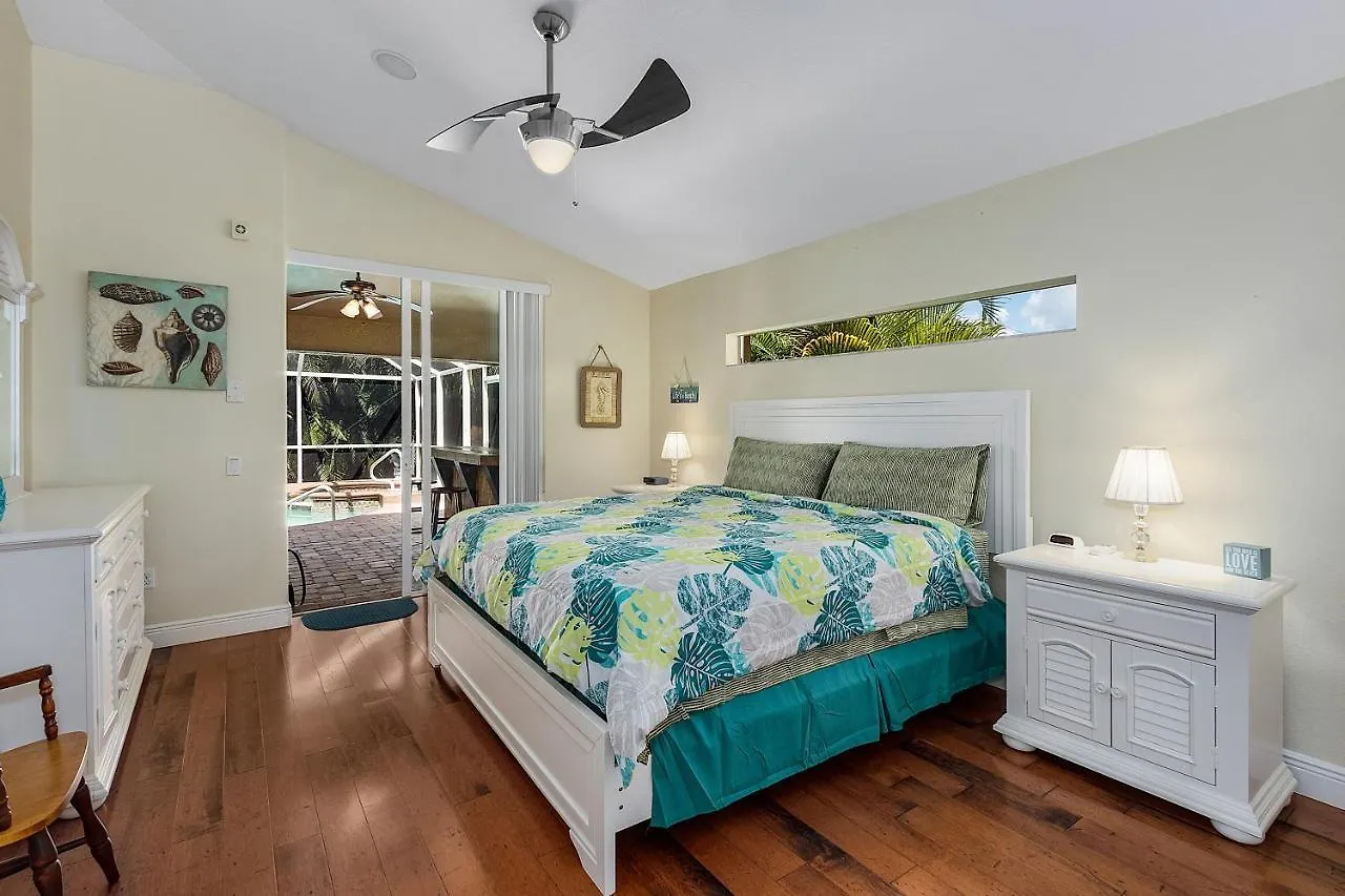 Luxury Home, Hot Tub, Heated Pool, Tiki Bar - Spain * Cape Coral