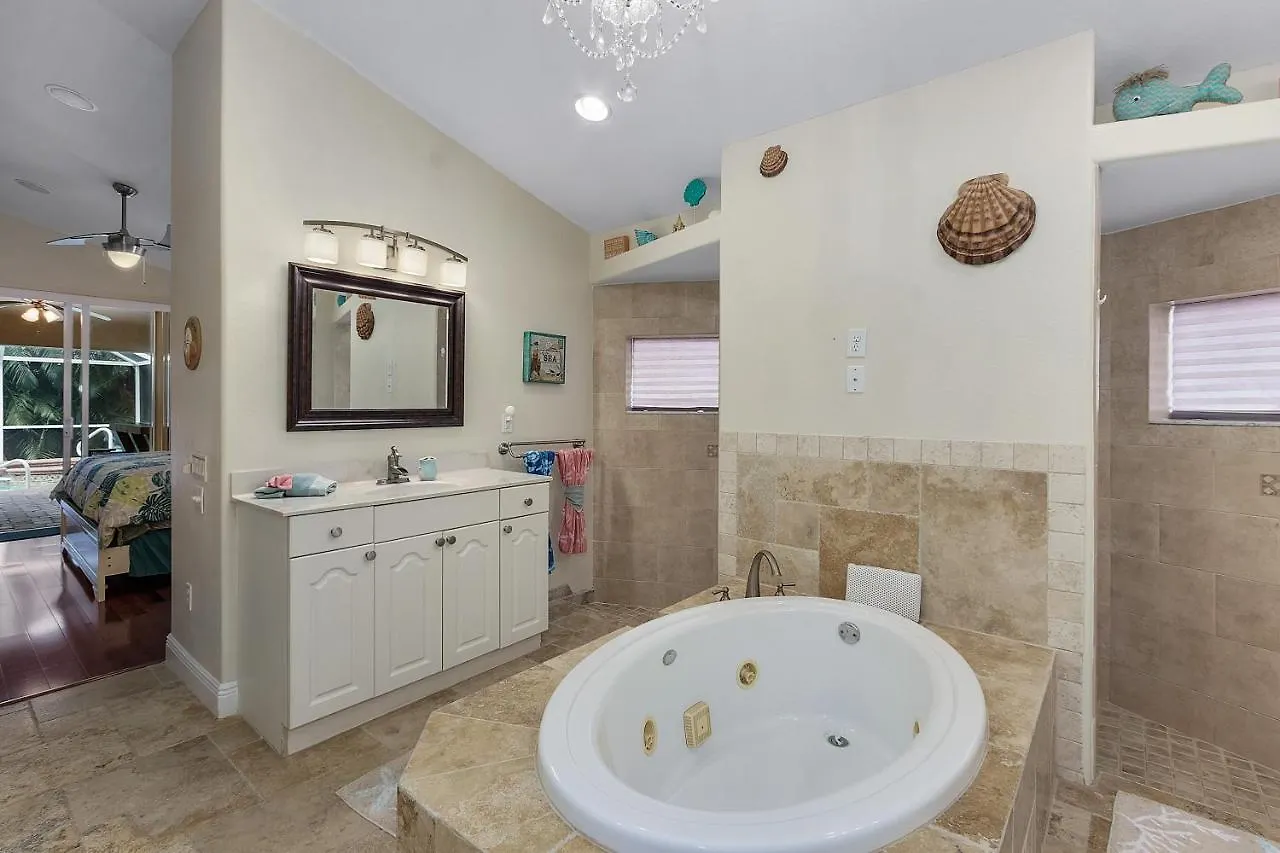 Luxury Home, Hot Tub, Heated Pool, Tiki Bar - Spain Holiday home