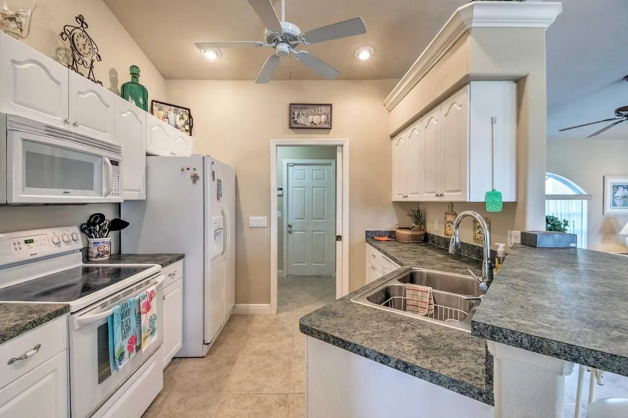 Ideally Located Abode With Heated Pool! Hébergement de vacances *