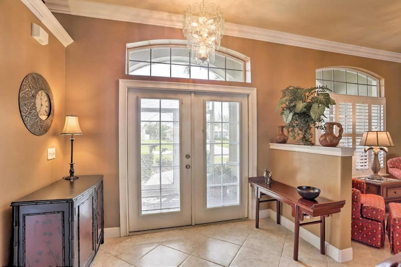 Canalfront House With Pool And Patio!