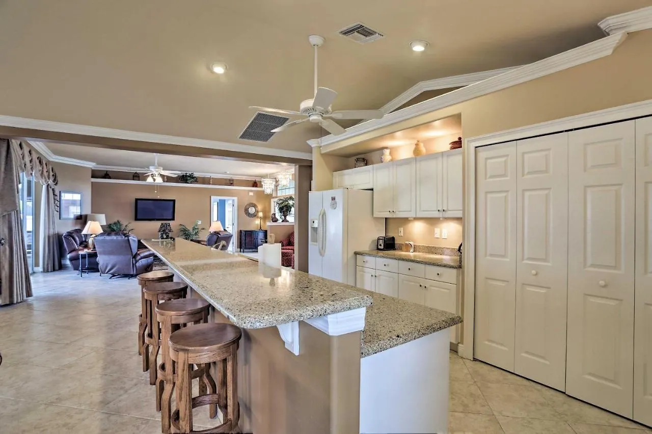 Canalfront House With Pool And Patio! *