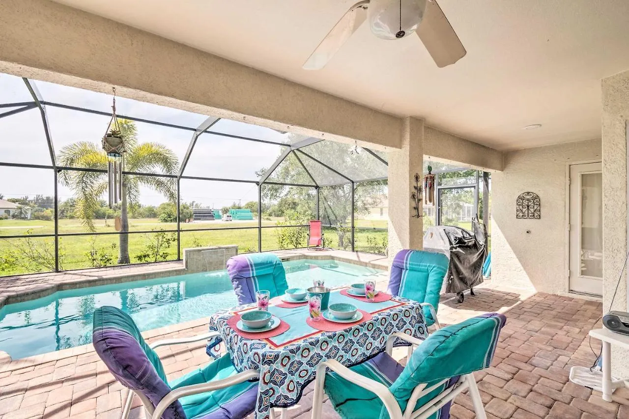 Hébergement de vacances Ideally Located Abode With Heated Pool! *