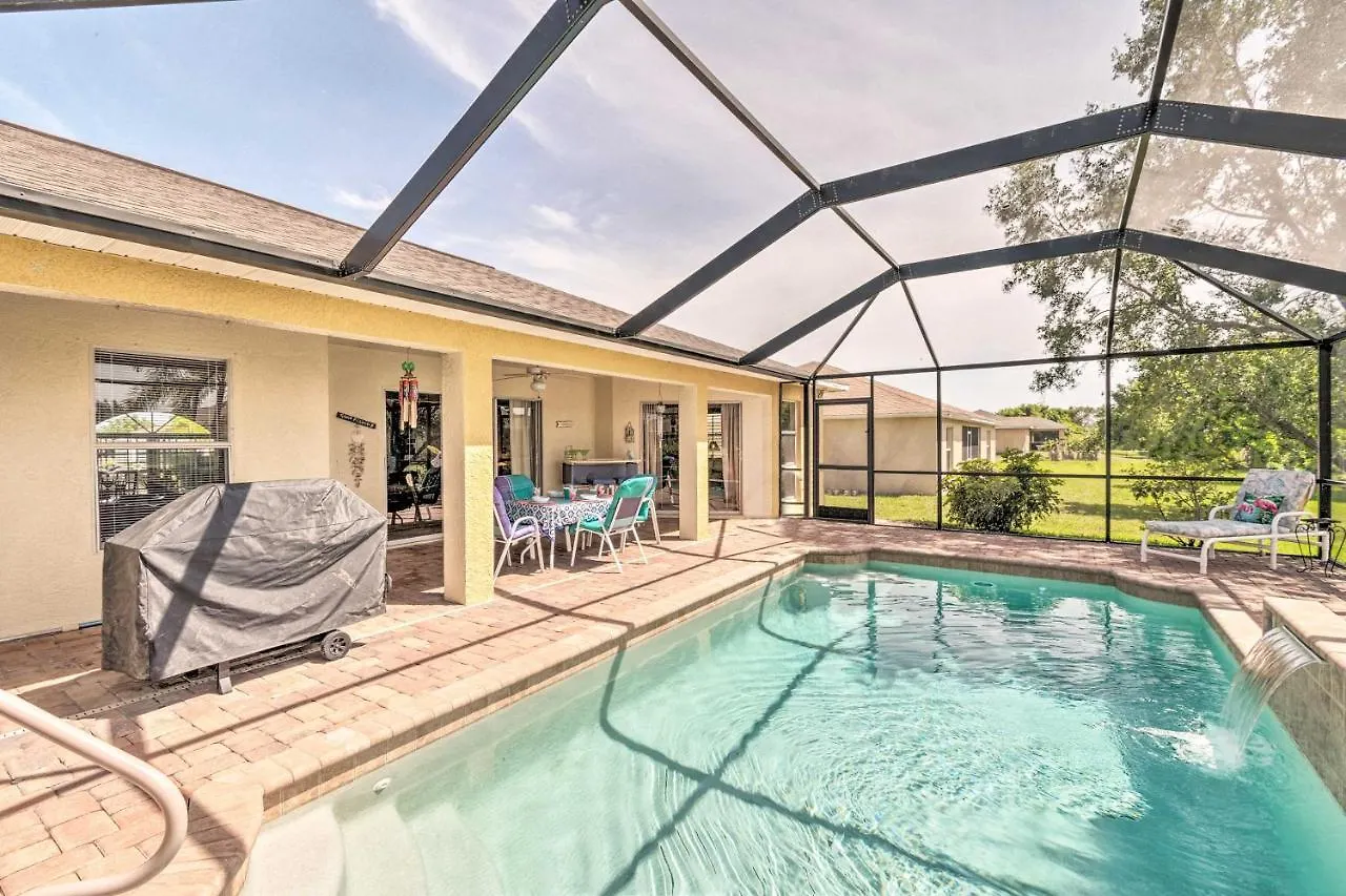 Hébergement de vacances Ideally Located Abode With Heated Pool! Cape Coral