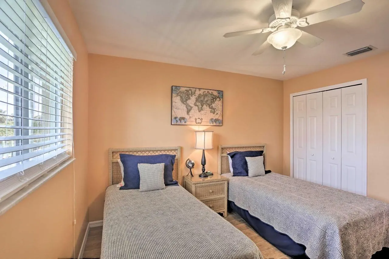 Canalfront House With Pool And Patio! Cape Coral
