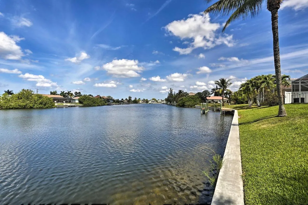 Holiday home Canalfront House With Pool And Patio! Cape Coral
